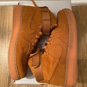 womens air force 1 hi suede- tawny
